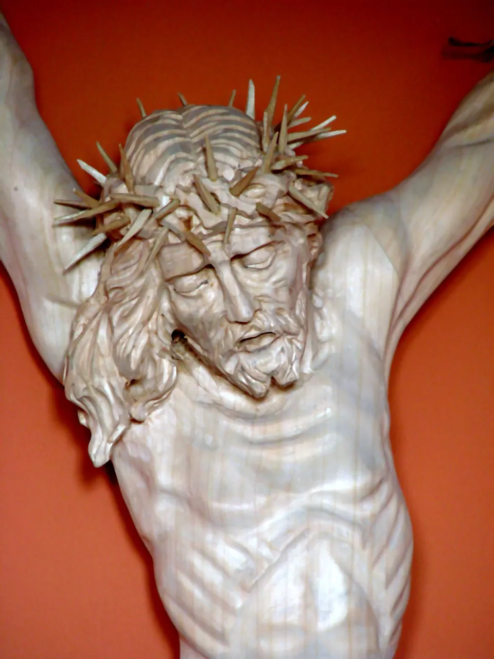 Haupt Christi mit Dornenkrone – Skulpturdetail
