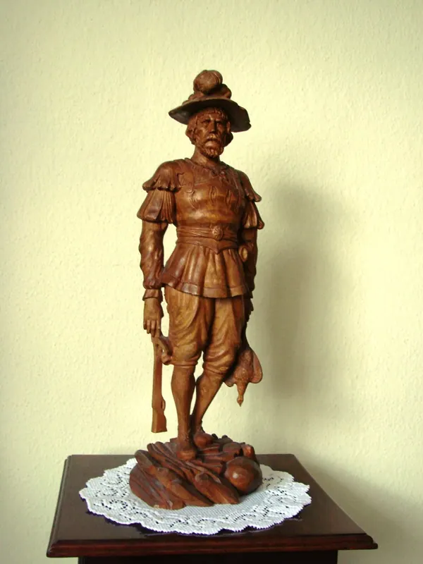 Geschnitzte Figur aus der Reihe „Fischer und Jäger“, Höhe 45 cm