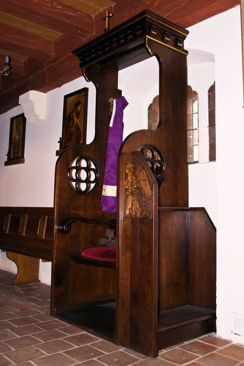 Seitenbeichtstuhl in der Kirche in Żnin