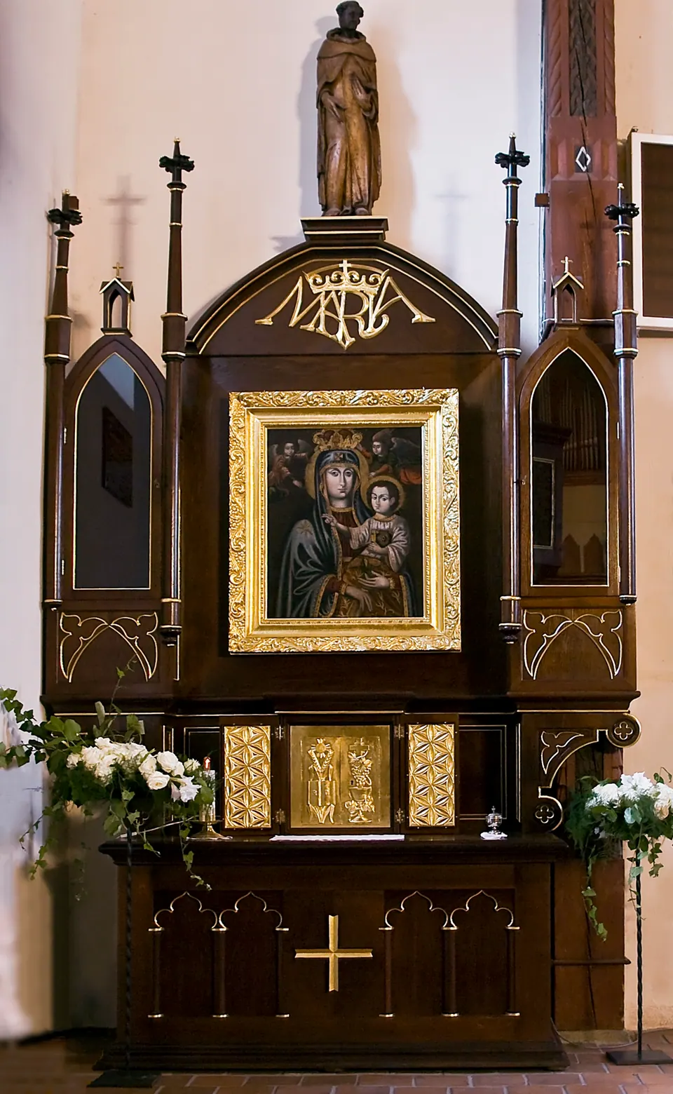 Neugotischer Seitenaltar der Muttergottes von Ganek – Żnin